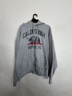 California Republic Hoodie Mens Large Gray Graphic Bear Pullover Sweatshirt L